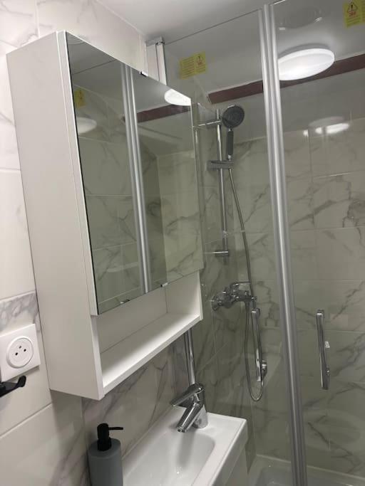 Very Close To Ligne 13 Tram 5 Saint-denis Apartment *